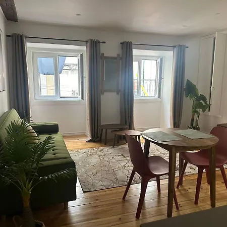 Chic Apartment-rua Verde, * ליסבון